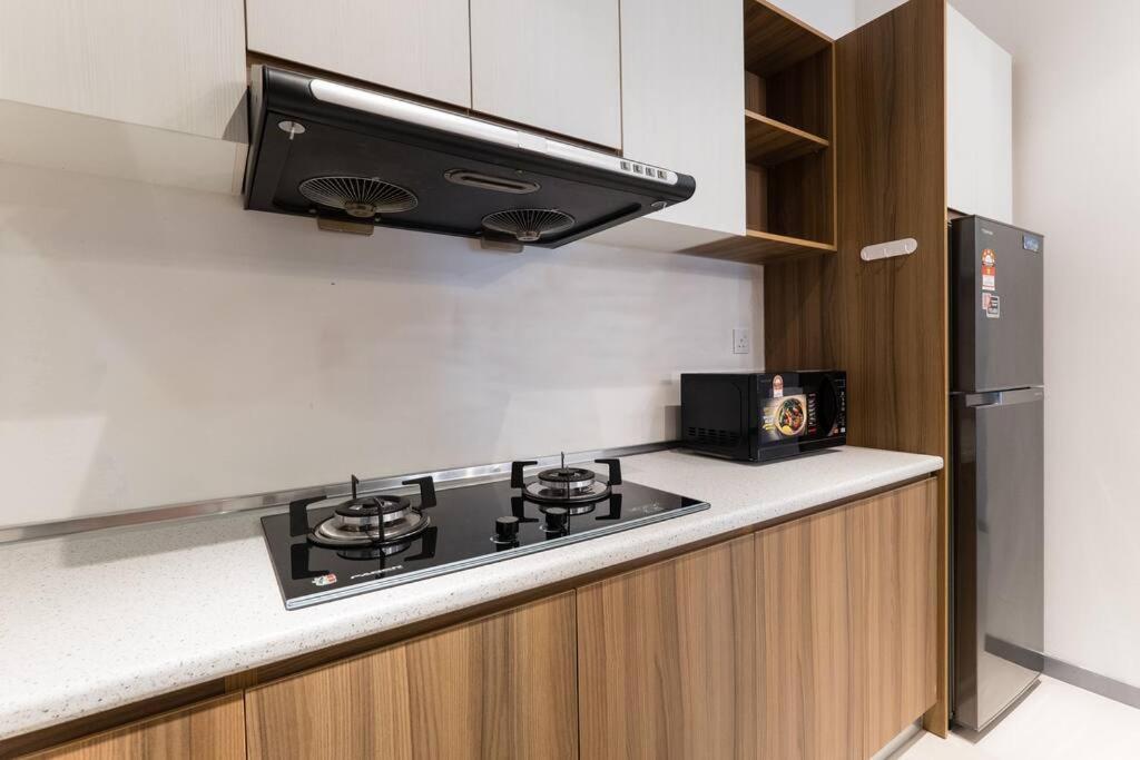 Apartment Family-friendly 3br Above Mall-poolgym Mitec Kuala Lumpur