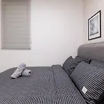 Family-Friendly Apt 3Br Above Mall-Poolgym Mitec