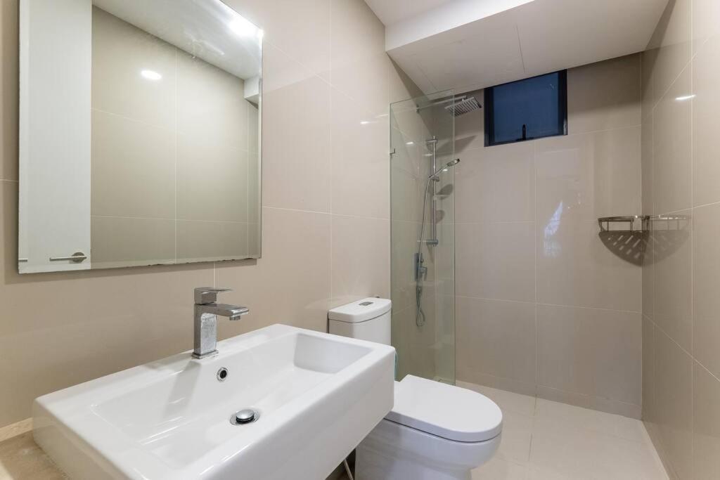 Family-friendly 3br Above Mall-poolgym Mitec Pangsapuri Kuala Lumpur