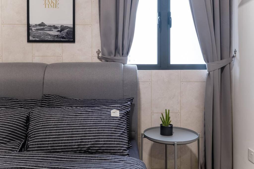Family-friendly 3br Above Mall-poolgym Mitec Pangsapuri Kuala Lumpur